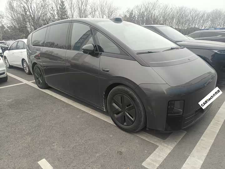 Фото 1 - LiXiang Mega