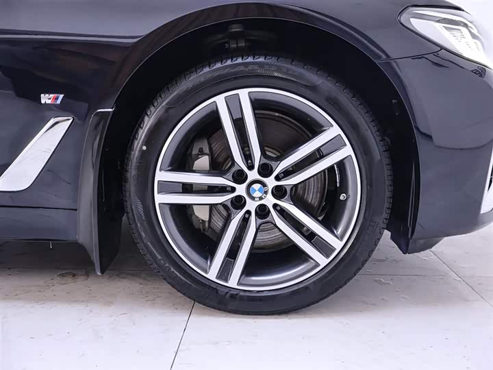 Фото 6 - BMW 5 Series