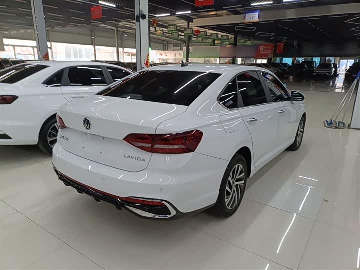 Фото 7 - Volkswagen Lavida