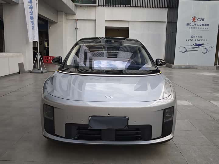 Фото 3 - LiXiang i8