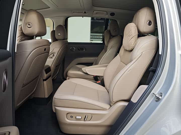 Фото 7 - LiXiang i8