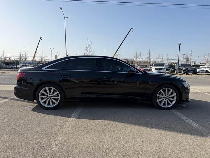 Фото 4 - Audi A6L