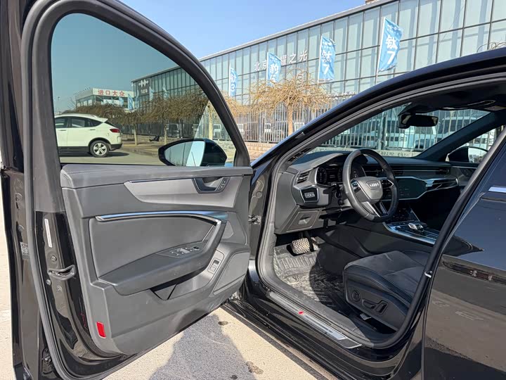 Фото 9 - Audi A6L