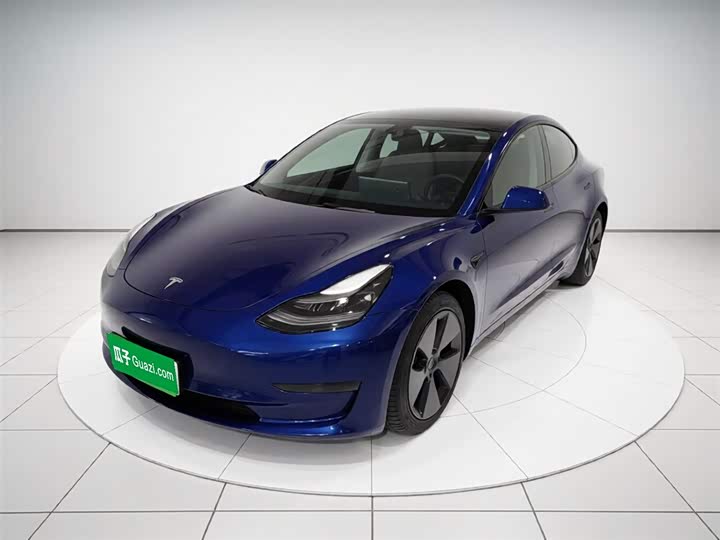 Фото 2 - Tesla Model 3