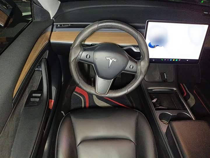 Фото 3 - Tesla Model 3