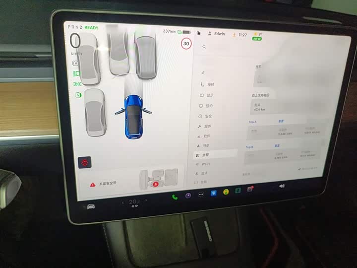 Фото 4 - Tesla Model 3