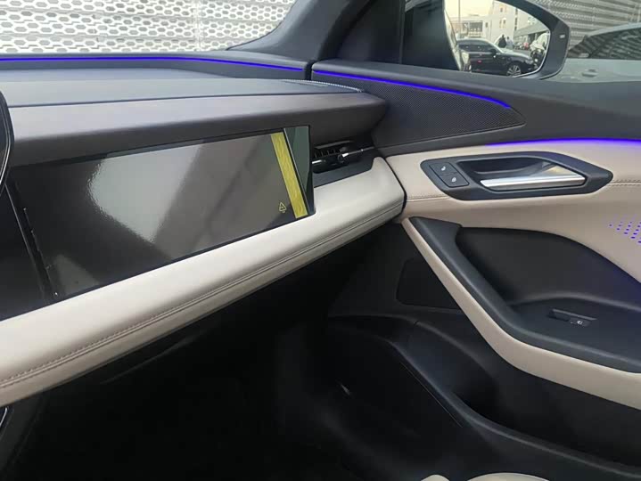 Фото 9 - Audi Q6L e-tron