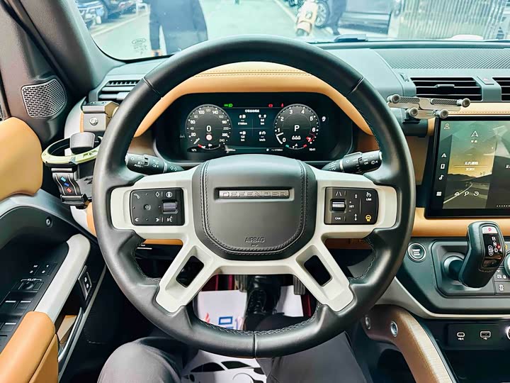 Фото 8 - Land Rover Defender