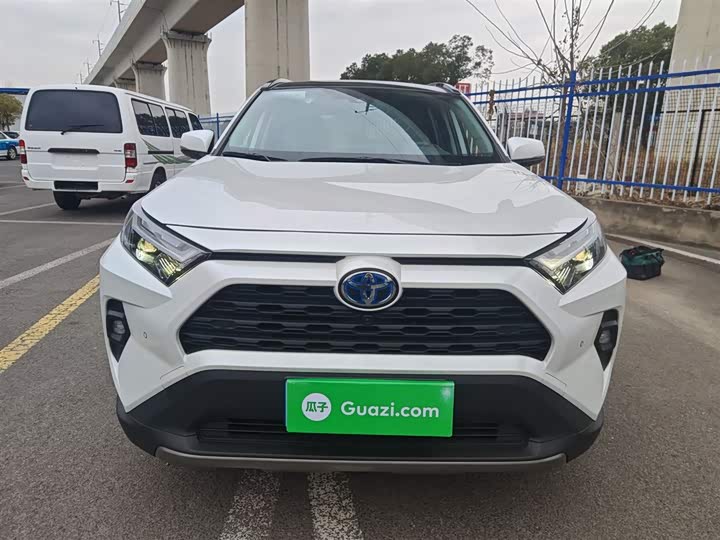 Фото 3 - Toyota RAV4