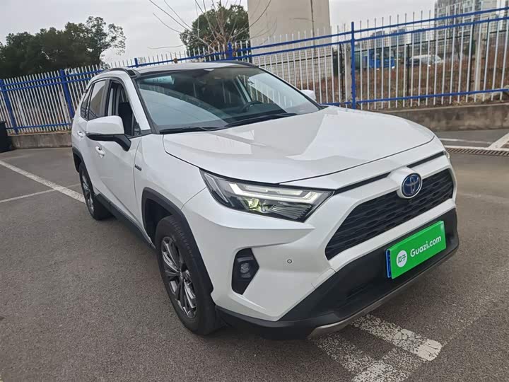 Фото 4 - Toyota RAV4