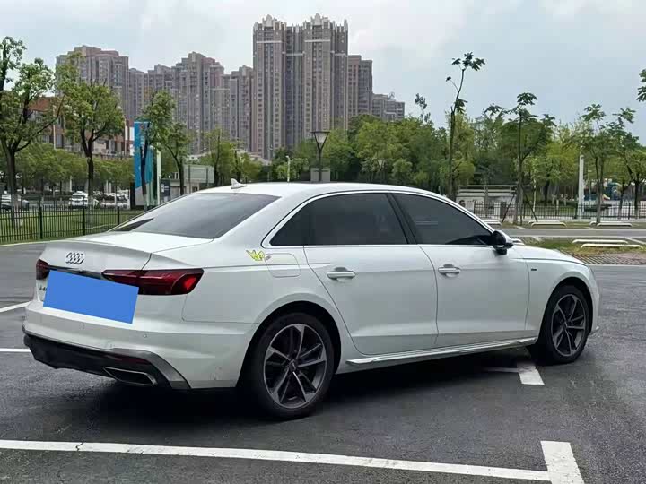 Фото 9 - Audi A4L