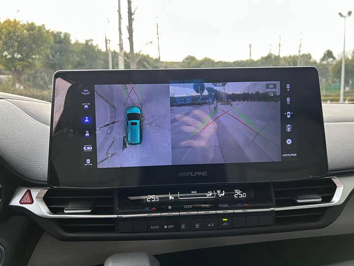 Фото 9 - Toyota Granvia