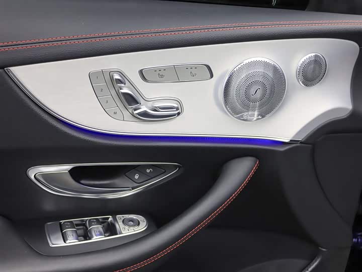 Фото 6 - Mercedes-Benz E-Class AMG