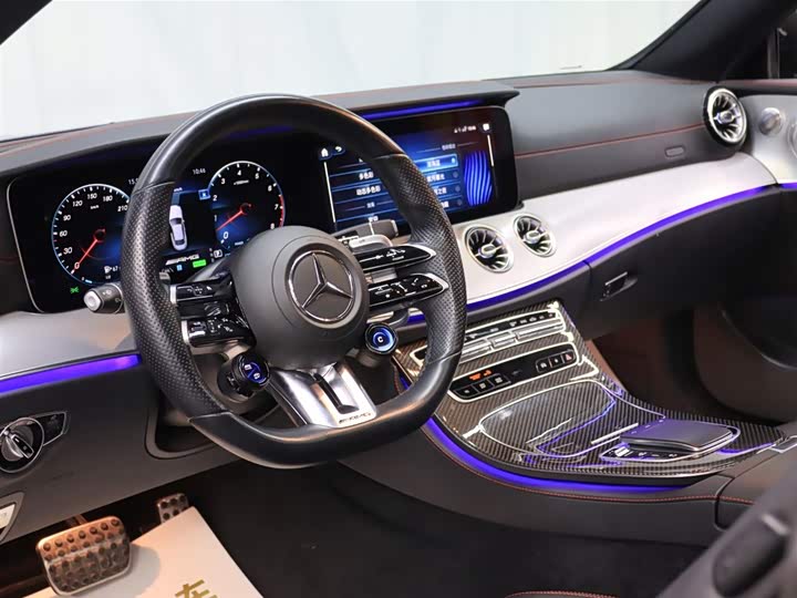 Фото 8 - Mercedes-Benz E-Class AMG