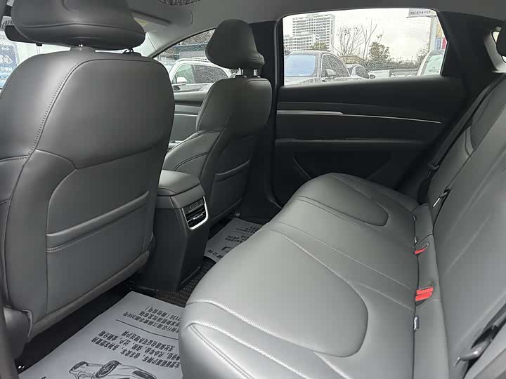 Фото 6 - XPeng Mona M03