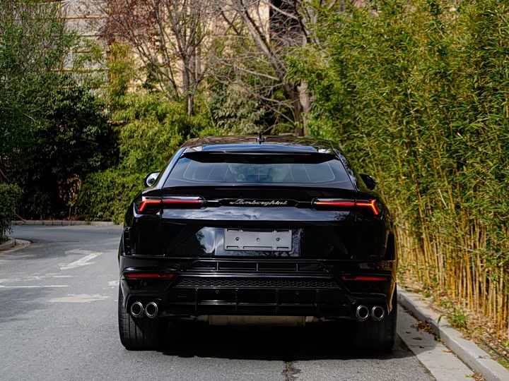 Фото 6 - Lamborghini Urus