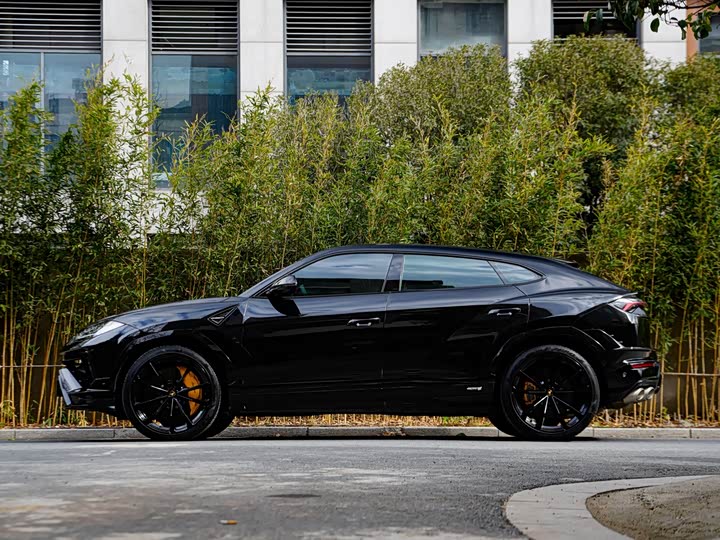 Фото 7 - Lamborghini Urus
