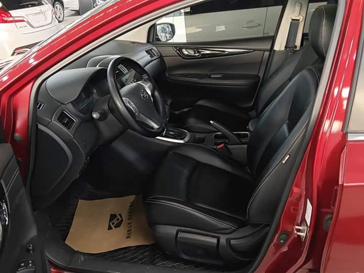 Фото 9 - Nissan Tiida