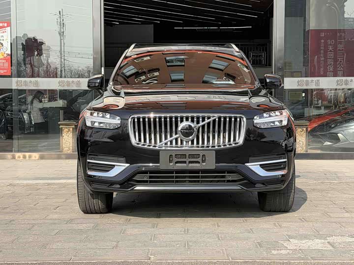 Фото 2 - Volvo XC90