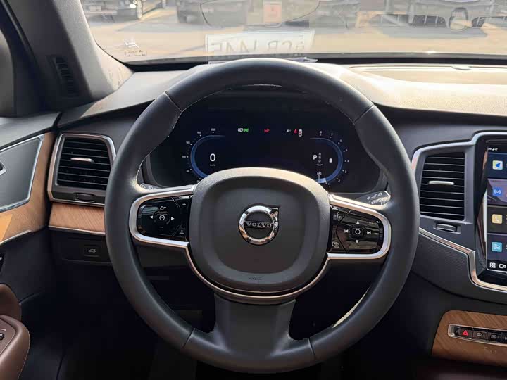 Фото 7 - Volvo XC90