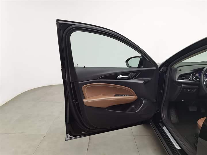 Фото 8 - Buick Regal