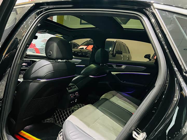 Фото 6 - Audi A6L