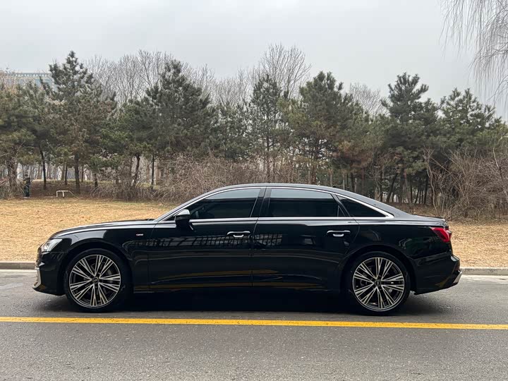 Фото 4 - Audi A6L
