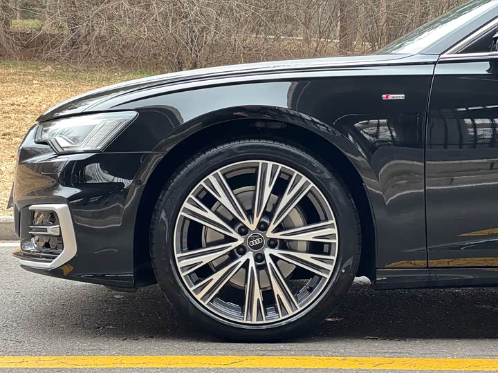 Фото 5 - Audi A6L