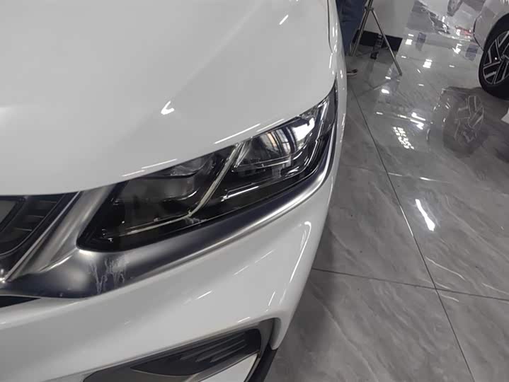 Фото 5 - Geely Coolray