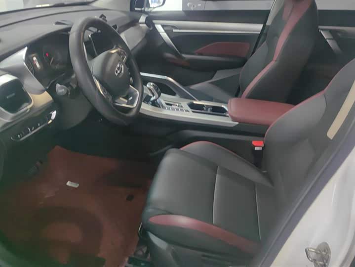 Фото 9 - Geely Coolray