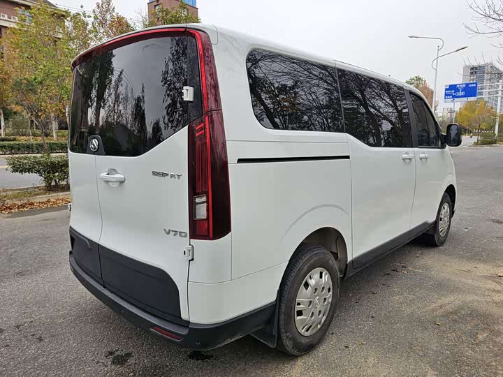 Фото 6 - Maxus V70