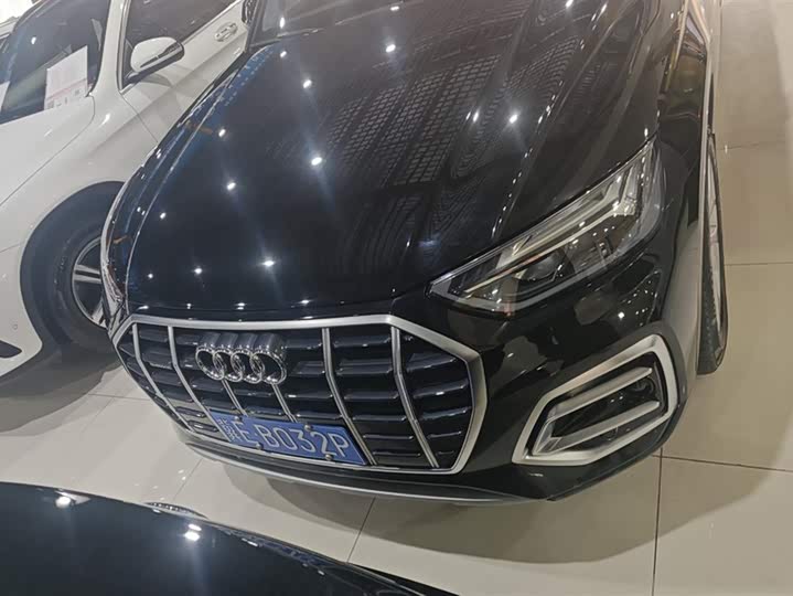 Фото 2 - Audi Q5L