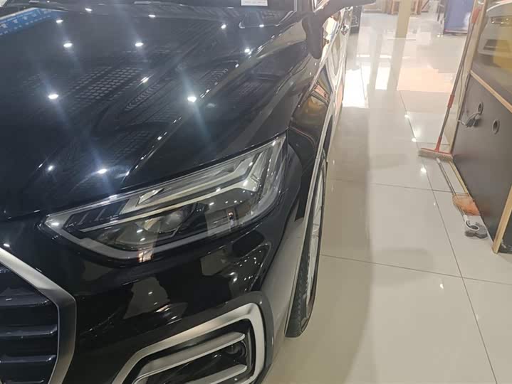 Фото 5 - Audi Q5L