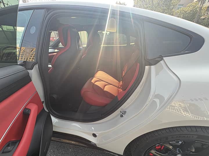 Фото 8 - Xiaomi SU7