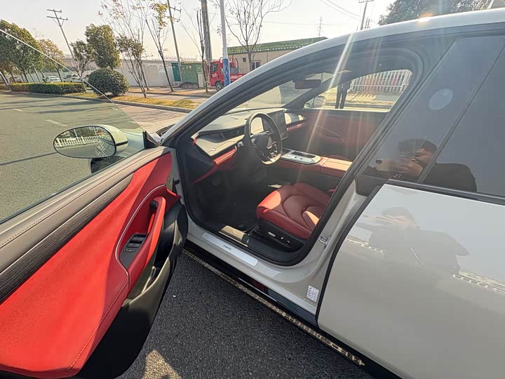 Фото 9 - Xiaomi SU7