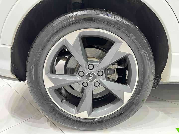 Фото 7 - Audi Q3