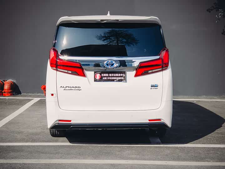 Фото 5 - Toyota Alphard