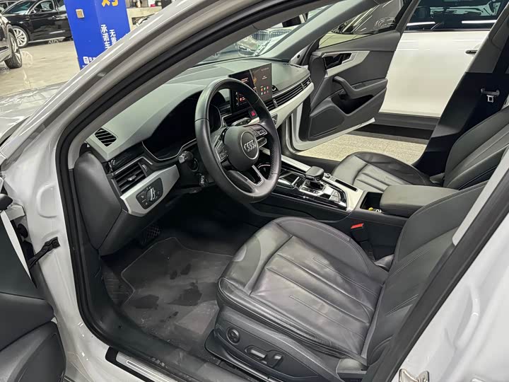 Фото 7 - Audi A4