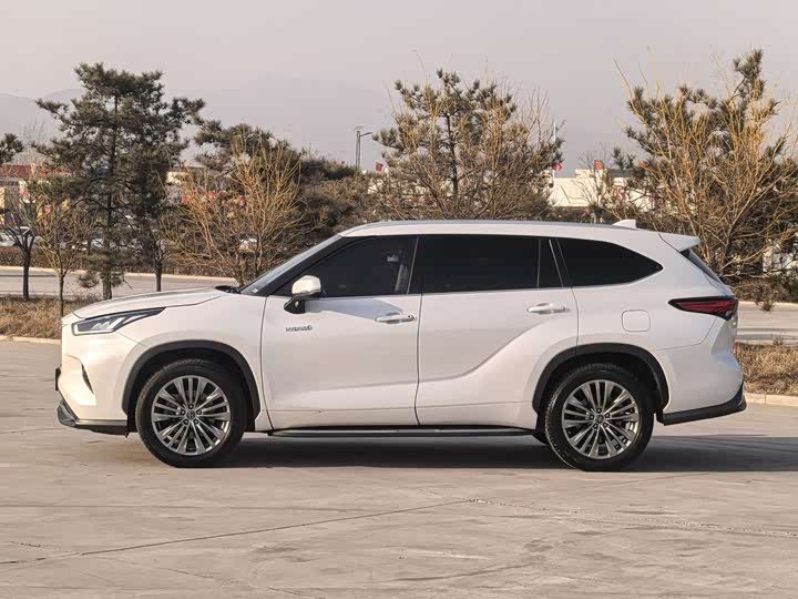 Фото 3 - Toyota Highlander