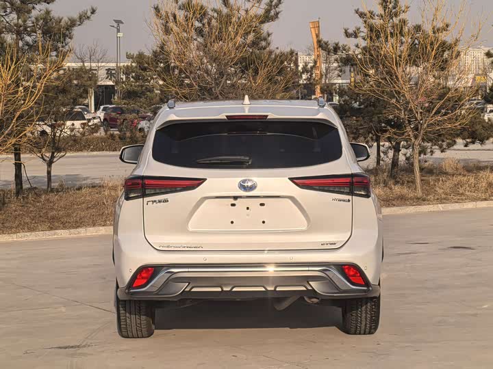 Фото 4 - Toyota Highlander