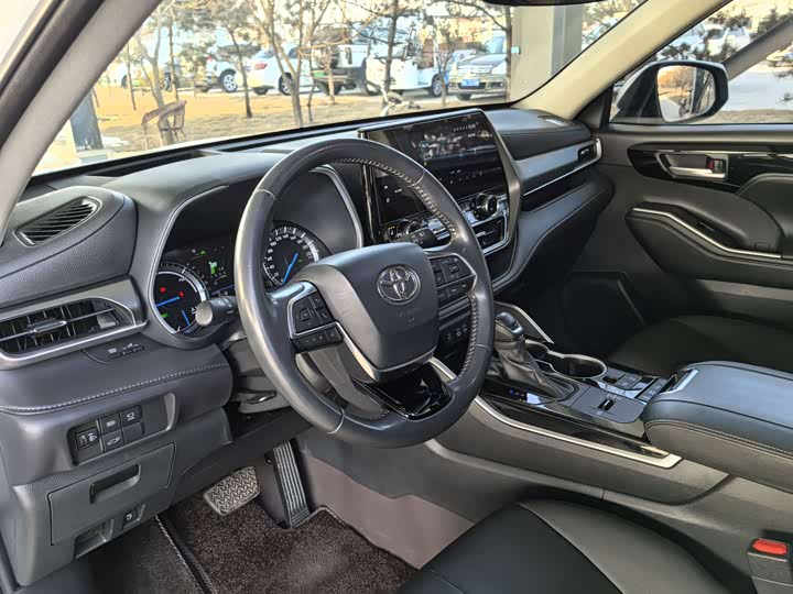 Фото 6 - Toyota Highlander