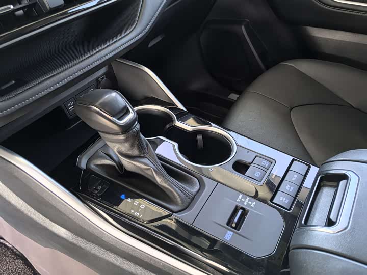 Фото 7 - Toyota Highlander