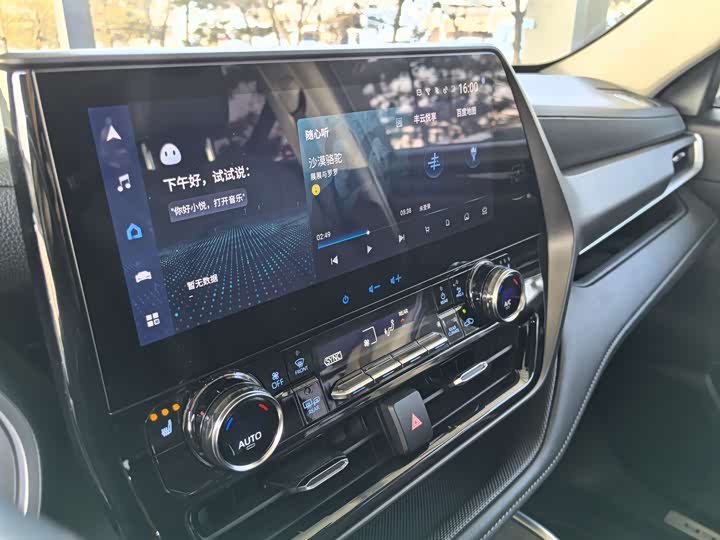 Фото 8 - Toyota Highlander