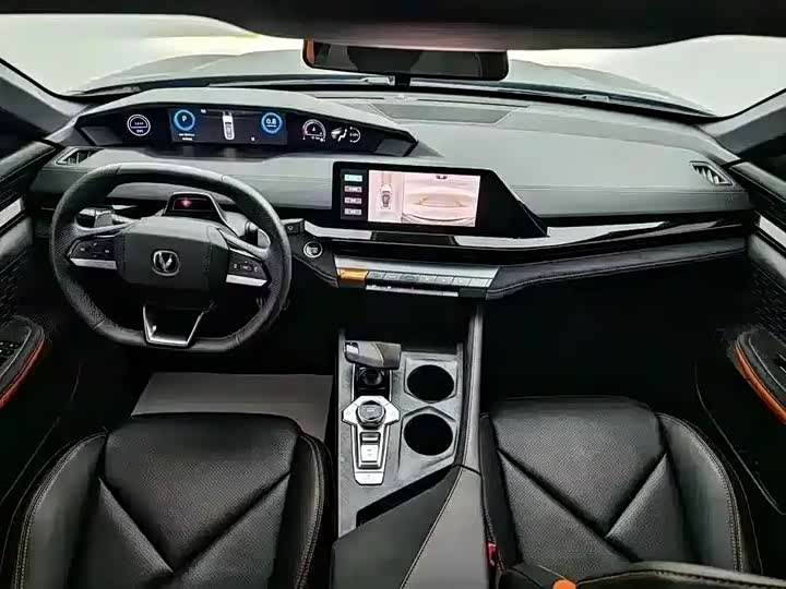 Фото 6 - Changan UNI-V