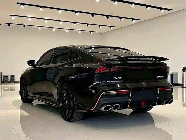 Фото 8 - Changan UNI-V