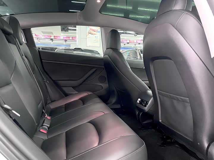 Фото 5 - Tesla Model 3