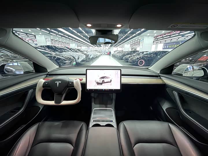 Фото 6 - Tesla Model 3