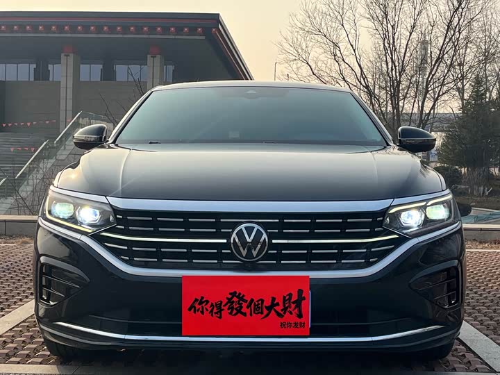 Фото 1 - Volkswagen Passat