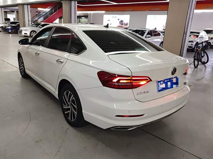 Фото 5 - Volkswagen Lavida