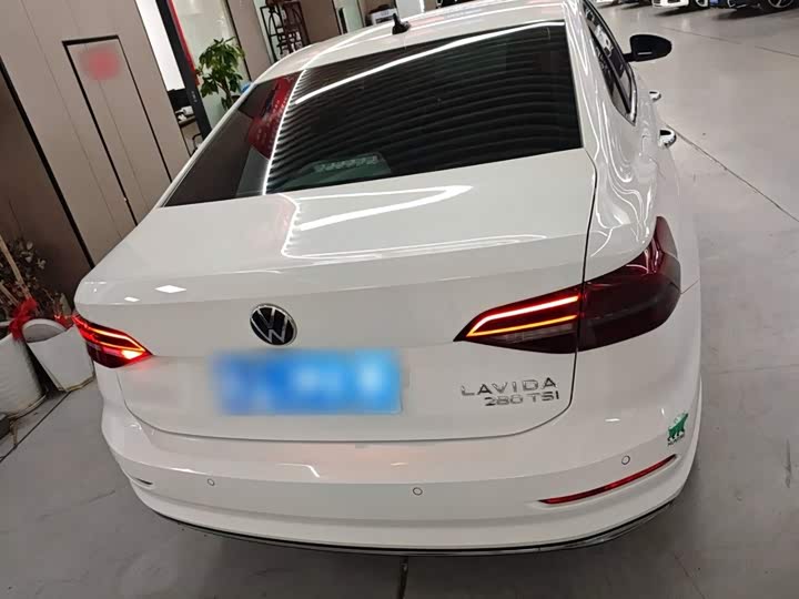 Фото 6 - Volkswagen Lavida